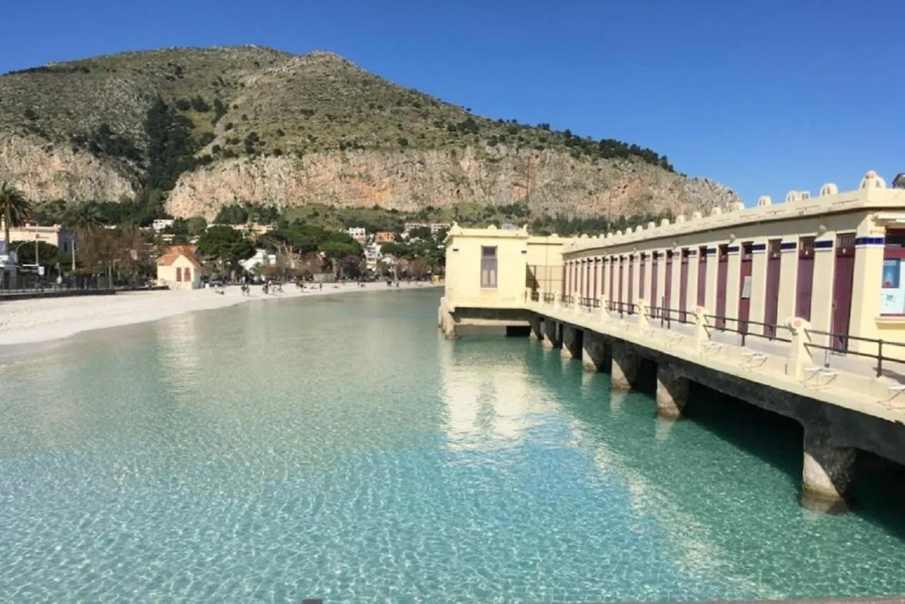 Villa Coral Mondello Palermo Apartment