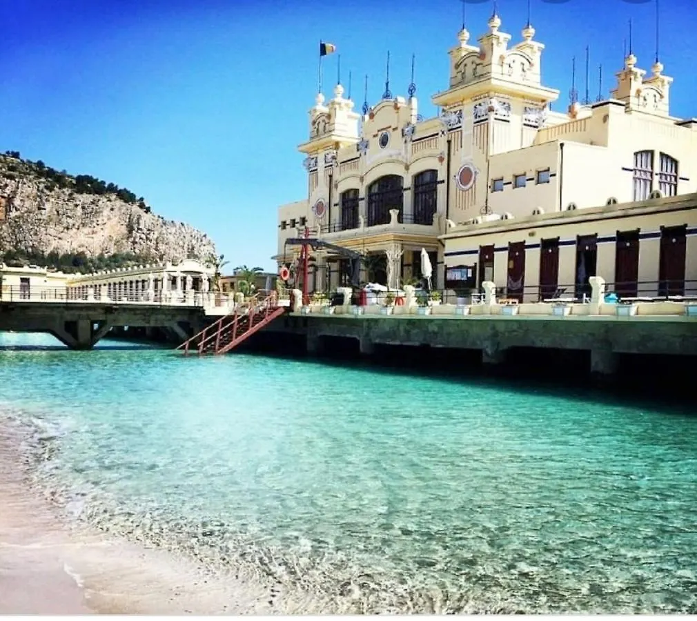 Villa Coral Mondello Palermo 0*,  Italy
